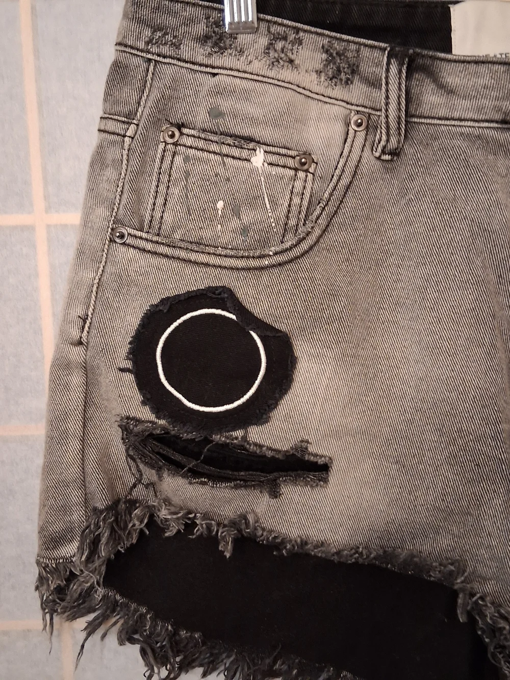 One Teaspoon Gray Distressed Denim Shorts Size 31